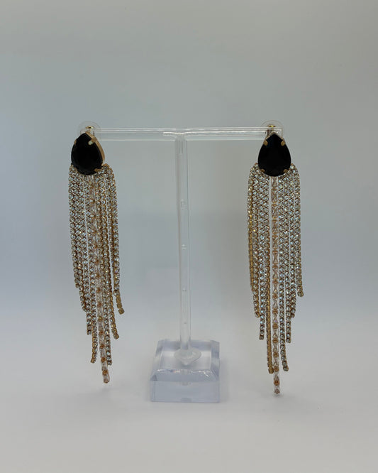 Black teardrop-shaped stone fringes earrings