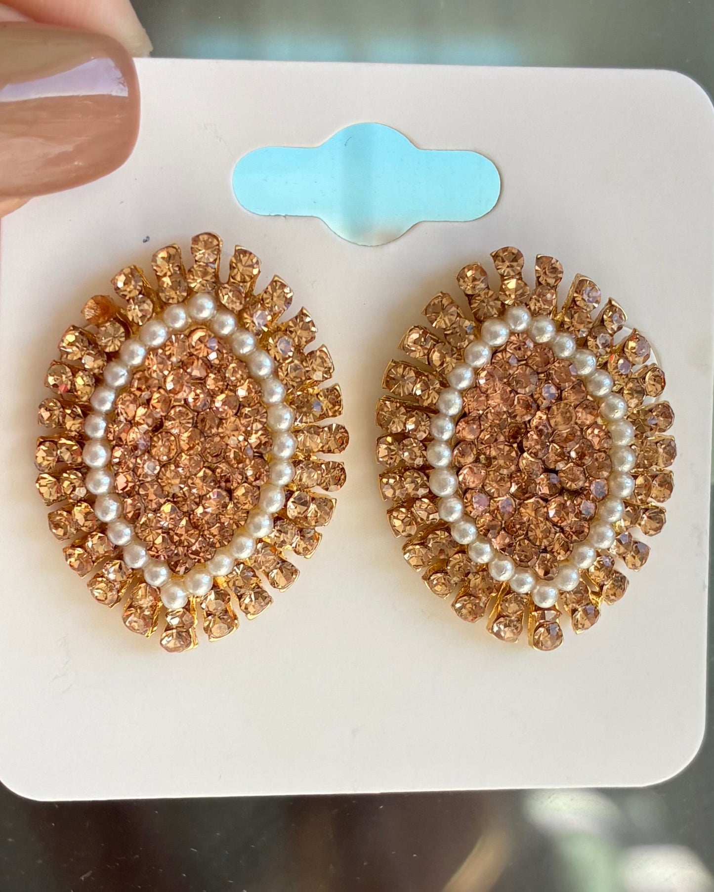 Gold and pearls earrings