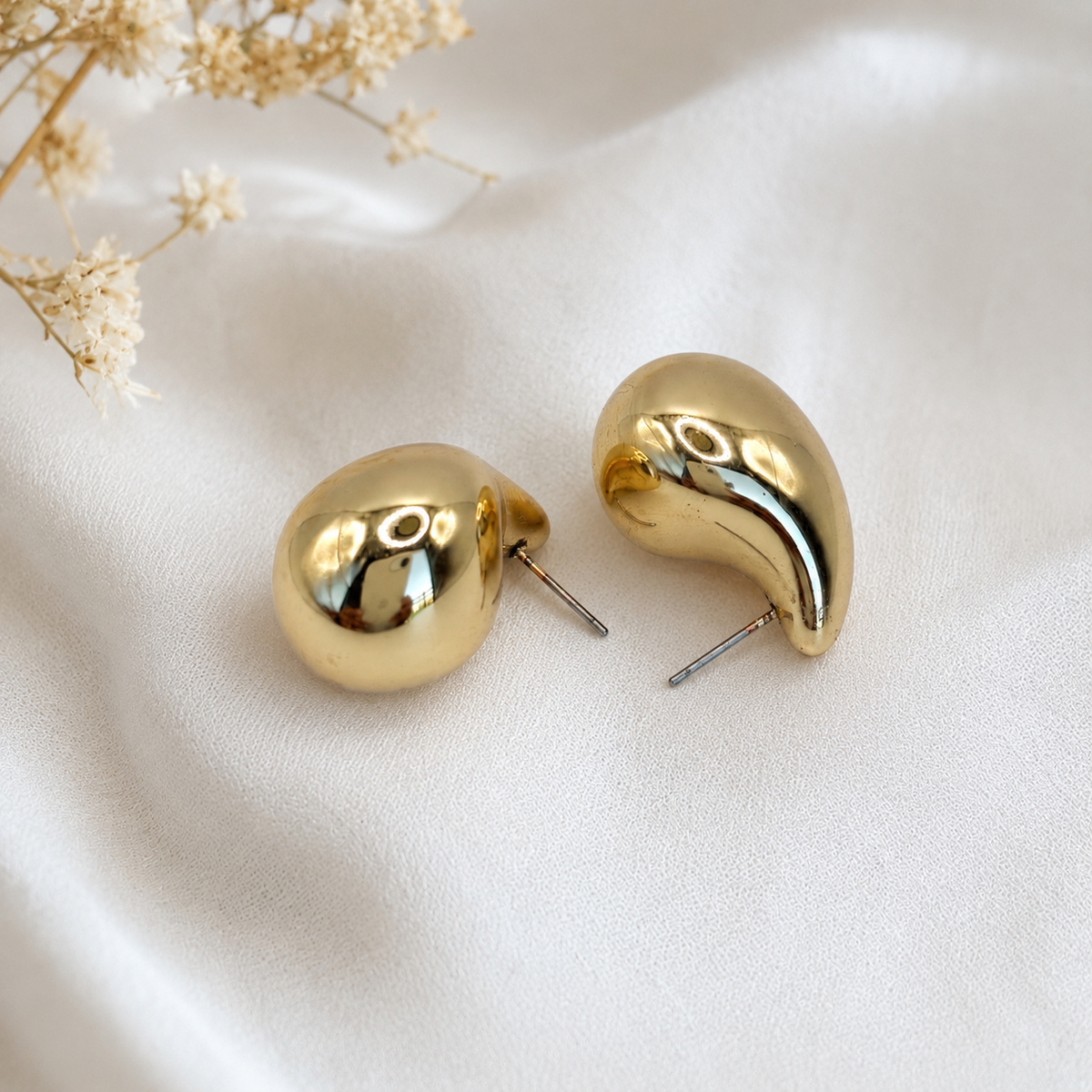Gold teardrop earrings