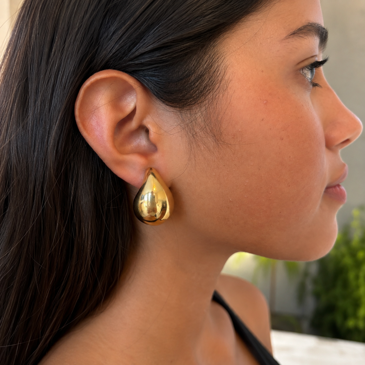 Gold teardrop earrings