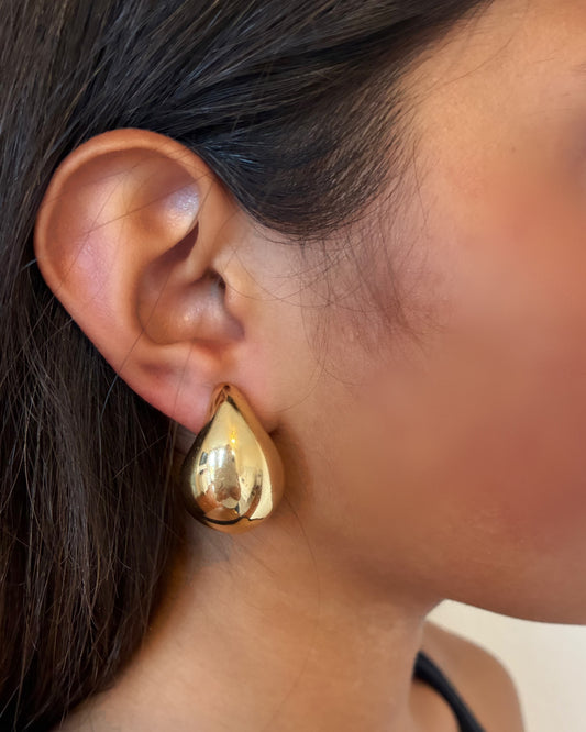 Gold teardrop earrings