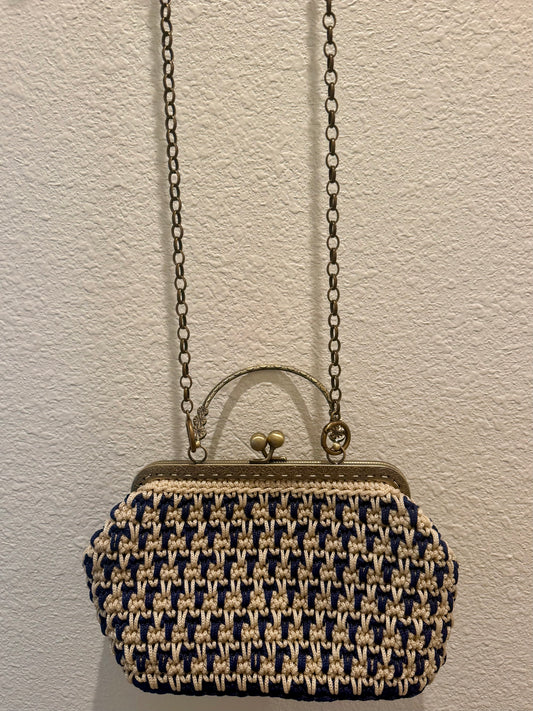 Vintage Crochet Kiss Lock Handbag