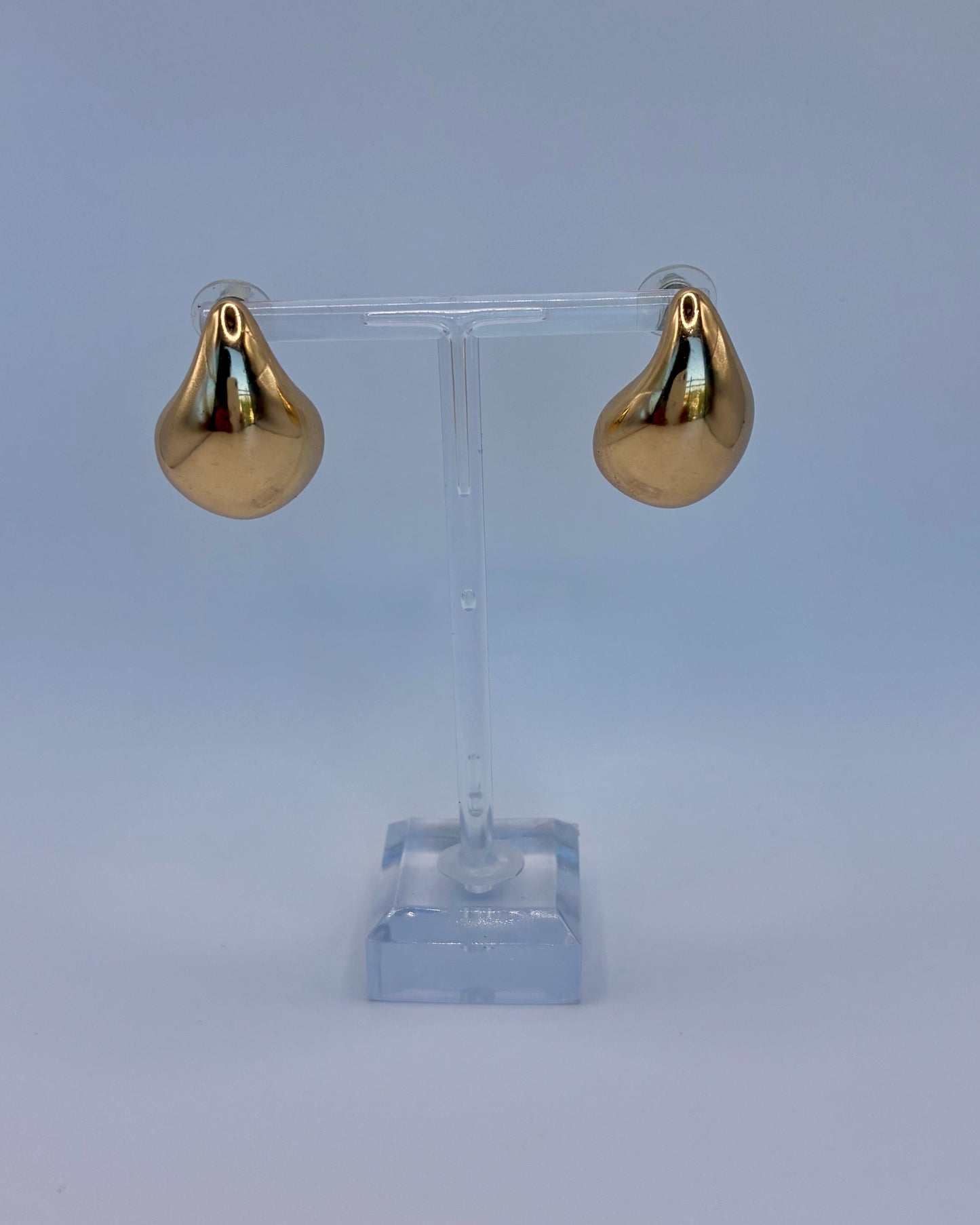 Gold teardrop earrings